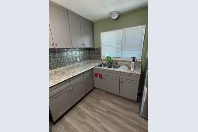 202 E Carolyn Drive, Garland, TX 75041 - Photo 10