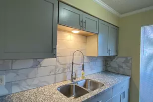 2750 Parkchester Dr, Arlington, TX 76015 - Photo 4