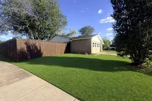 618 N Yale Dr, Garland, TX 75042 - Photo 2