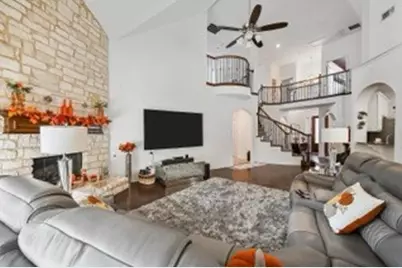 416 Shadow Creek Drive, DeSoto, TX 75115 - Photo 2