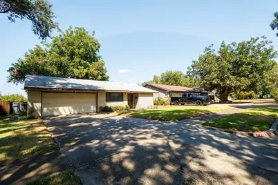 2919 Bergen Lane, Farmers Branch, TX 75234 - Photo 2