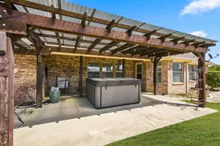 116 Springfield Cir, Red Oak, TX 75165 - Photo 2