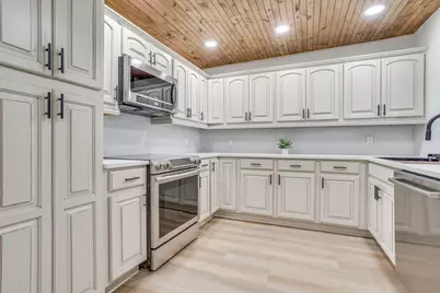 6436 Trail Lake Drive, Fort Worth, TX 76133 - Photo 14
