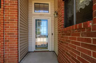 2702 Stratford Ct, Euless, TX 76039 - Photo 2