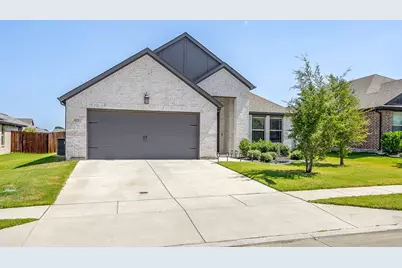 421 Escondido Street, Weatherford, TX 76087 - Photo 2