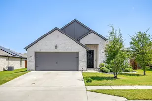 421 Escondido St, Weatherford, TX 76087 - Photo 1