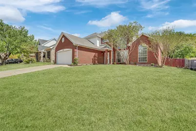 8316 Autumncrest Court, Dallas, TX 75249 - Photo 2
