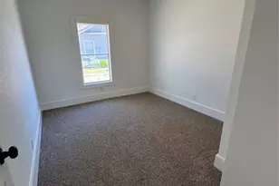 204 W Westhill Dr, Cleburne, TX 76033 - Photo 18