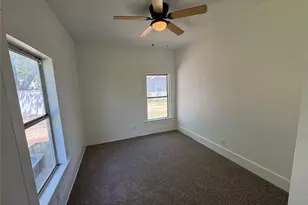204 W Westhill Dr, Cleburne, TX 76033 - Photo 24