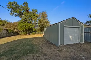 4212 McCart Ave, Fort Worth, TX 76115 - Photo 16