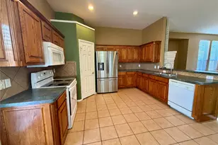 2008 Kingsbrook Trail, Fort Worth, TX 76120 - Photo 2