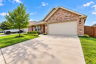 2120 Swenson Rnch Trl, Fort Worth, TX 76134 - Photo 2