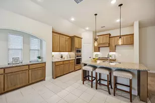504 Lowland Ln, Waxahachie, TX 75165 - Photo 2