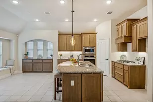 504 Lowland Ln, Waxahachie, TX 75165 - Photo 4