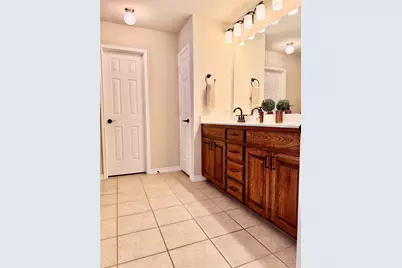 7028 Seton Hall Drive, Fort Worth, TX 76120 - Photo 16