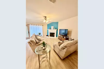 7028 Seton Hall Drive, Fort Worth, TX 76120 - Photo 2