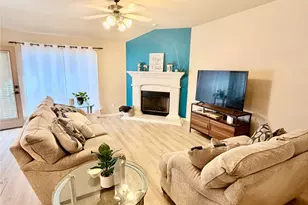 7028 Seton Hall Dr, Fort Worth, TX 76120 - Photo 2