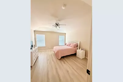 7028 Seton Hall Drive, Fort Worth, TX 76120 - Photo 12