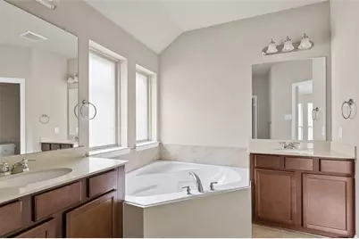 808 Kinghaven Drive, Little Elm, TX 75068 - Photo 16