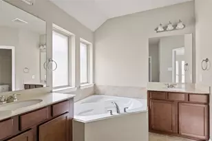 808 Kinghaven Dr, Little Elm, TX 75068 - Photo 16