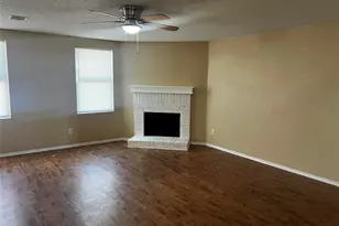 1724 Creek Bend Ln, Little Elm, TX 75068 - Photo 2