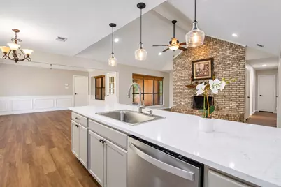 301 Morrison Court, Euless, TX 76039 - Photo 14