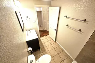 1921 W 10th St, Dallas, TX 75208 - Photo 10