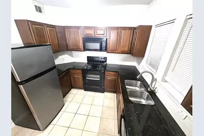 1921 W 10th Street, Dallas, TX 75208 - Photo 2