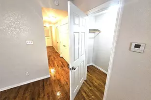 1921 W 10th St, Dallas, TX 75208 - Photo 8