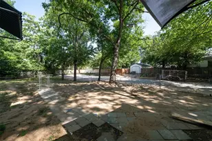 300 Emma St, Fort Worth, TX 76111 - Photo 6
