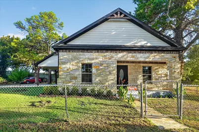 617 E Chambers Street, Cleburne, TX 76031 - Photo 1