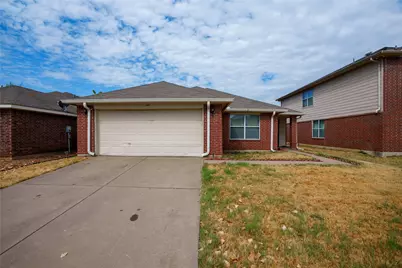 2748 Maegen Circle, Fort Worth, TX 76112 - Photo 2