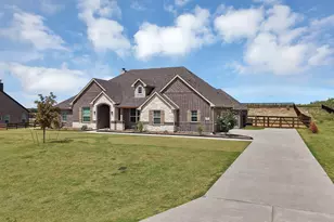 3608 Horseshoe Dr, Van Alstyne, TX 75495 - Photo 2