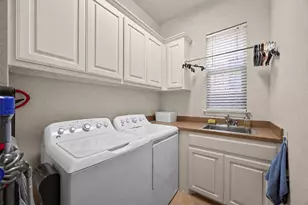 2101 S Hill Dr, Irving, TX 75038 - Photo 20