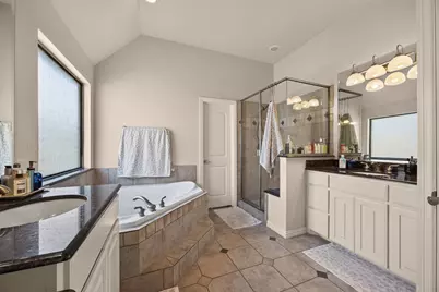 2101 S Hill Drive, Irving, TX 75038 - Photo 12