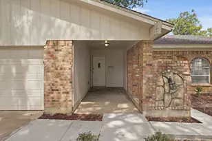 3212 Glenmont Dr, Fort Worth, TX 76133 - Photo 4