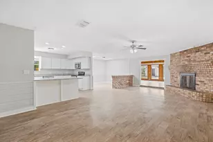 3212 Glenmont Dr, Fort Worth, TX 76133 - Photo 10