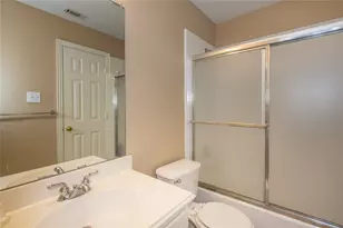 5704 Windmere Ln, Haltom City, TX 76137 - Photo 16