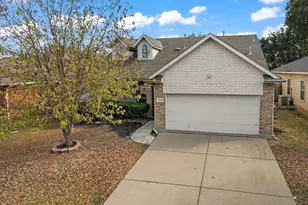 7448 Maroon Dr, Fort Worth, TX 76120 - Photo 6