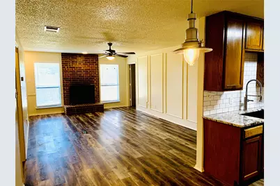 2305 Kingsford Court, Arlington, TX 76017 - Photo 2