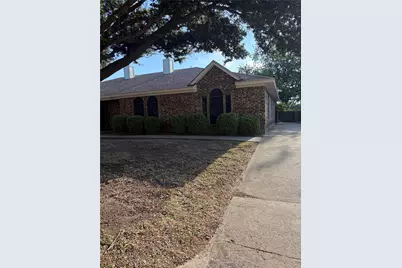 10633 Flamewood Drive, Fort Worth, TX 76140 - Photo 16