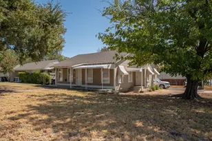 2945 Handley Dr, Fort Worth, TX 76112 - Photo 4