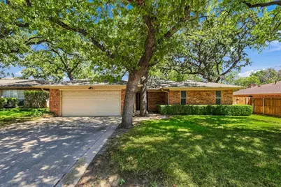 2724 Meadow Green, Bedford, TX 76021 - Photo 2