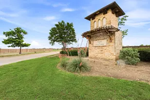337 Turquoise Dr, Fort Worth, TX 76131 - Photo 2