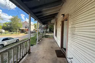 109 E Gooch St, Palestine, TX 75801 - Photo 4