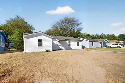 537 NW King Street, Burleson, TX 76028 - Photo 2