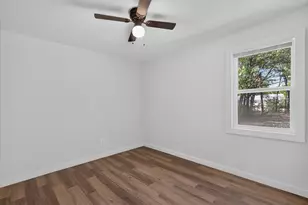 537 NW King St, Burleson, TX 76028 - Photo 18