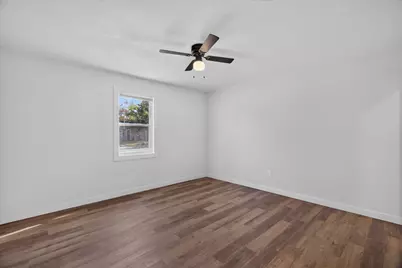 537 NW King Street, Burleson, TX 76028 - Photo 20