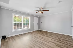 403 E Standifer St, McKinney, TX 75069 - Photo 2
