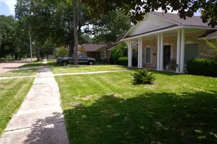 5951 Lattimer Dr, Houston, TX 77035 - Photo 2